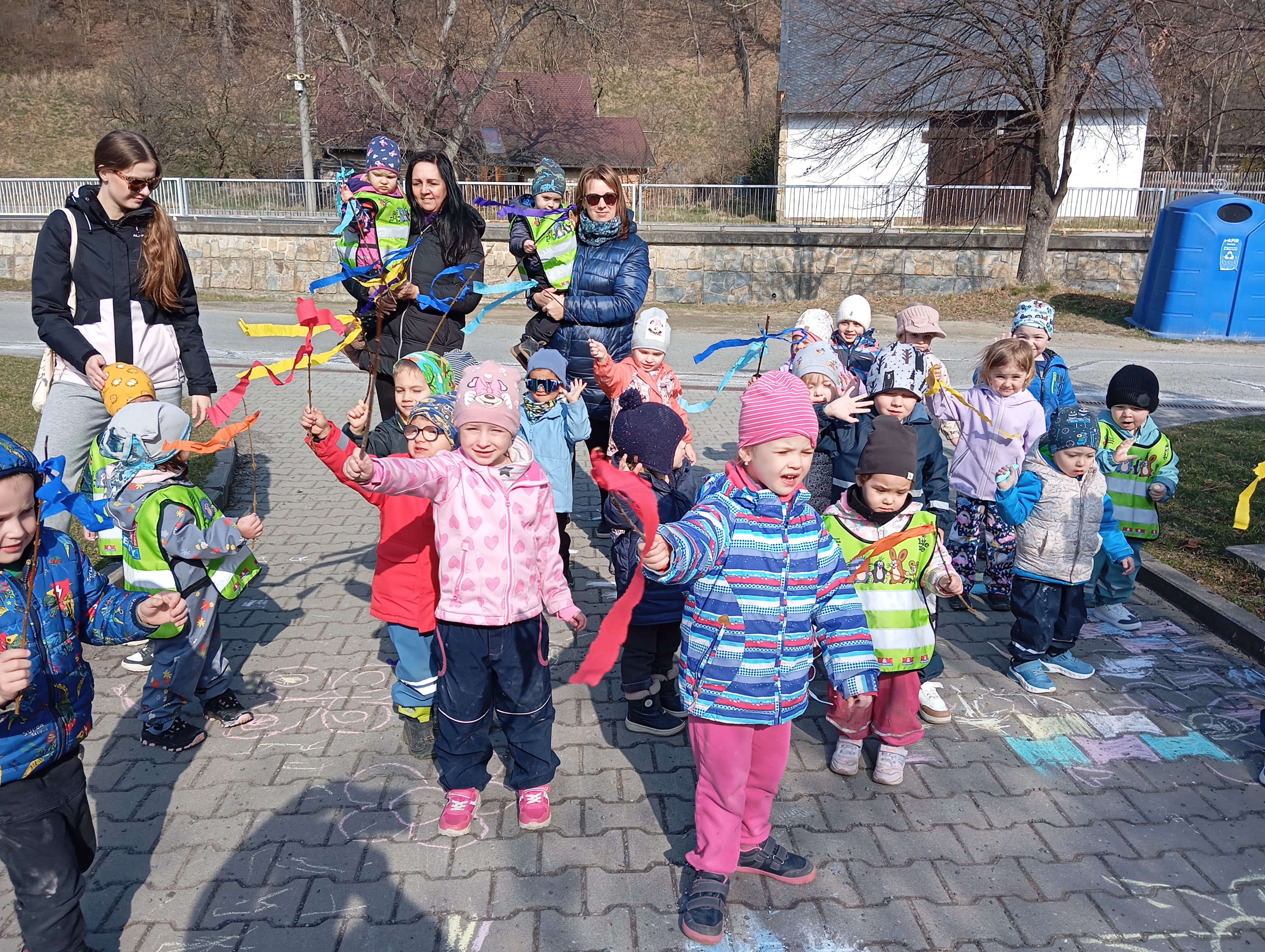 Myšky vítaly jaro a broučky